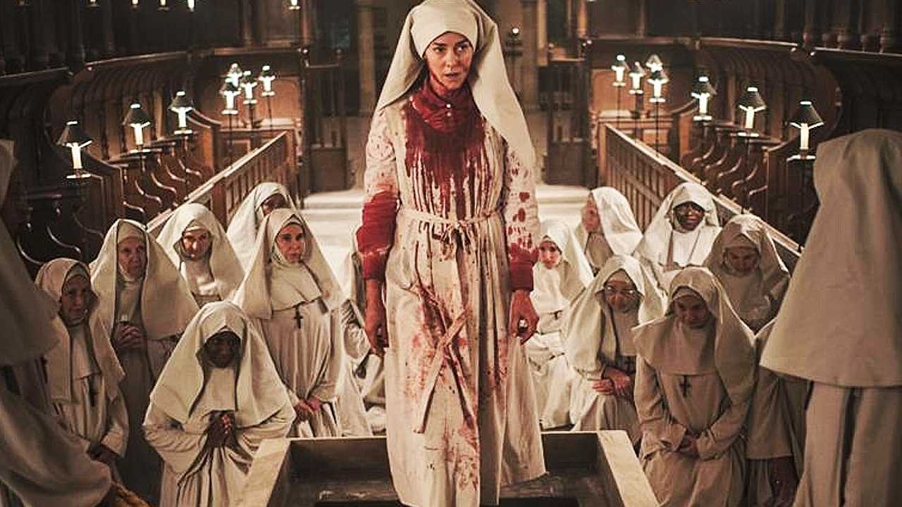 Кто играет монахиню в проклятии 2?