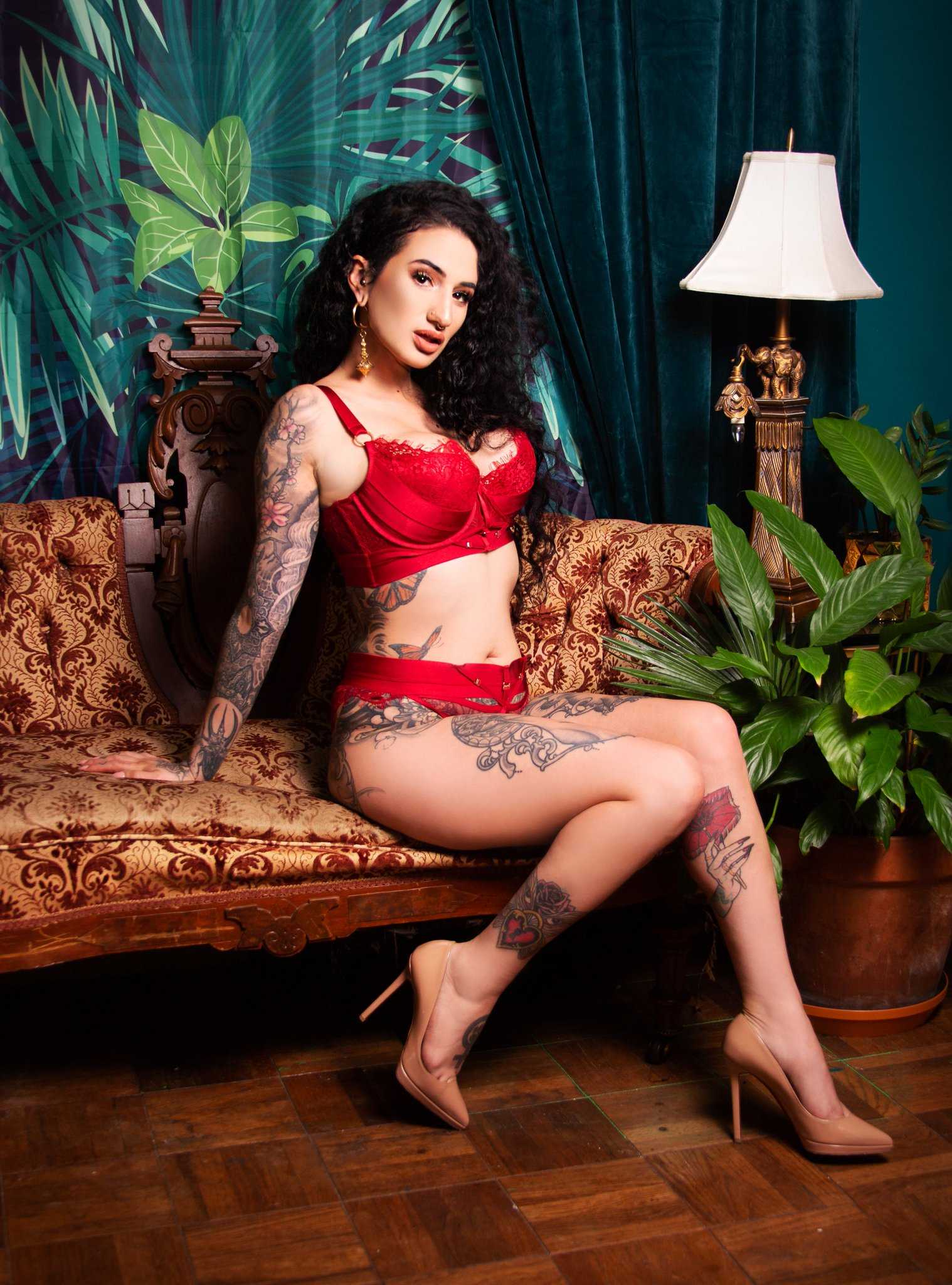 Arabelle raphael