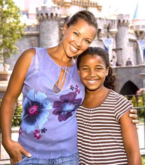 Who is vanessa williams’s daughter sasha fox? biography, wiki & story