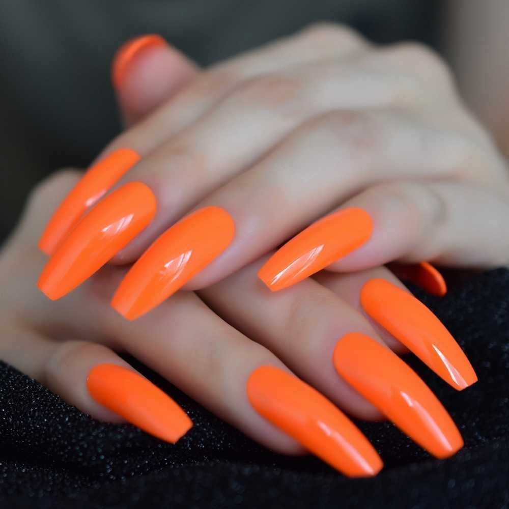 90 крутых фото маникюра с ананасами 2022 | nailspiration.net