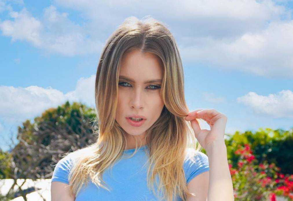 Erin electra biography, age, real name, nationality, wiki, photos, videos, bio, boyfriend