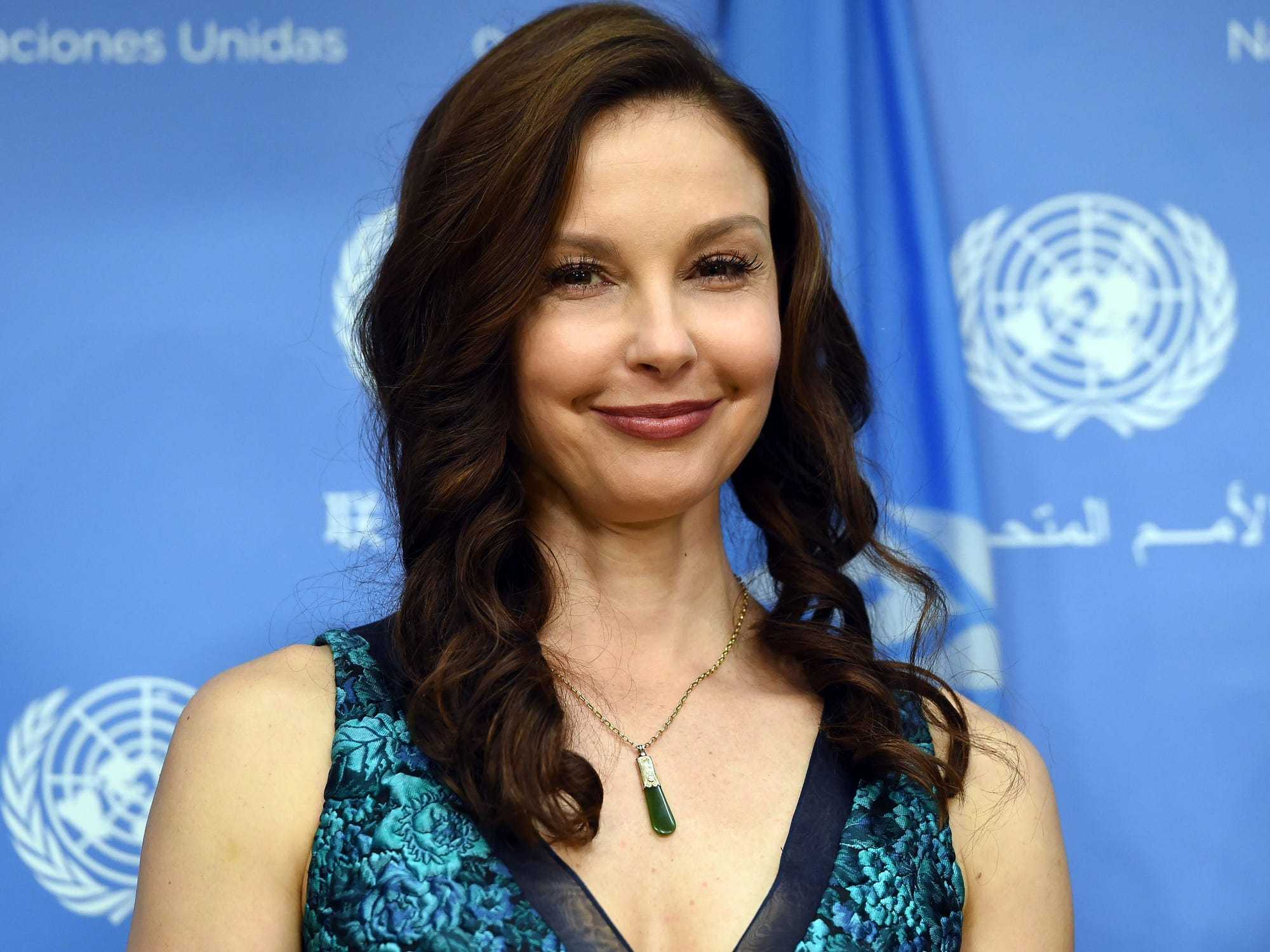 Ashley judd height, weight, age, biography, affairs, husband, facts & more - starsinformer